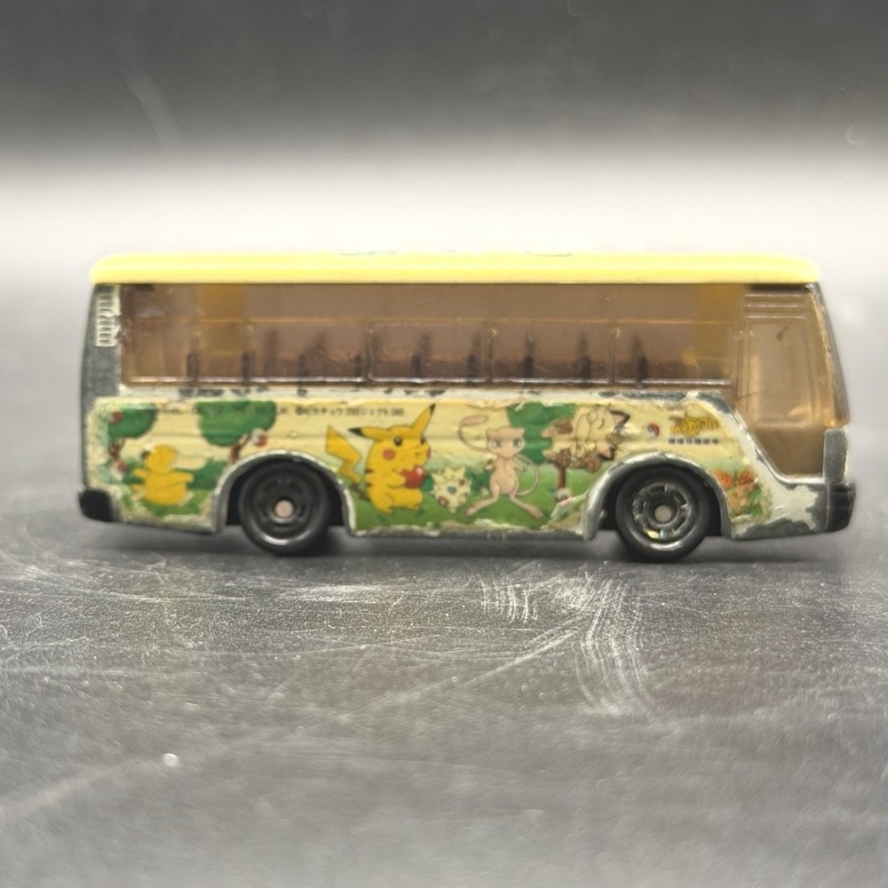 Vintage 1998 Tomica Pokemon Isuzu Super Hi-Decker Bus Diecast Toy No. 41 1/145